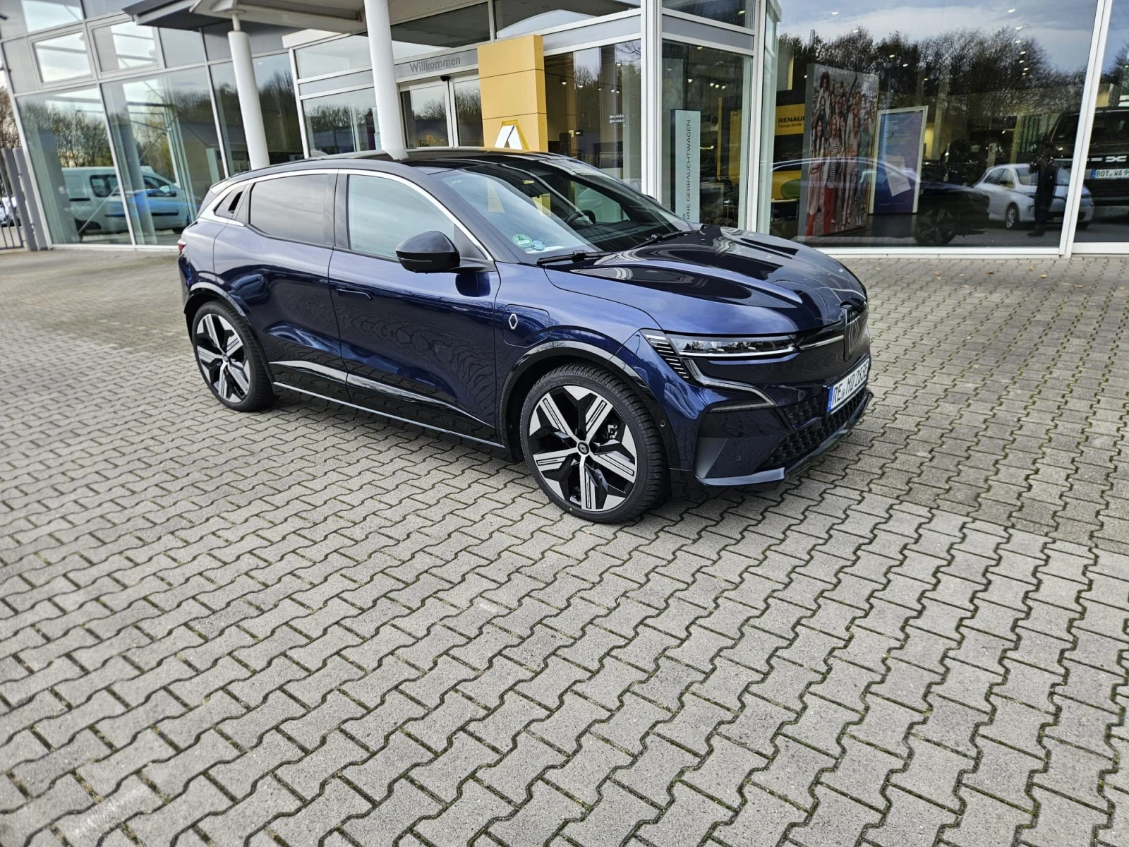 Renault Megane E-Tech EV60 ICON, снимка 1
