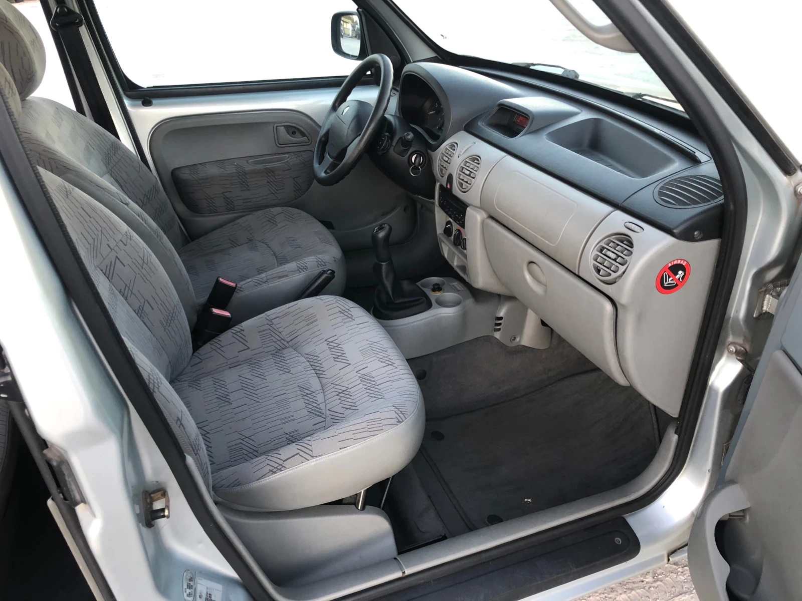 Renault Kangoo 1.5DCI, Клима, 5 места - изображение 10