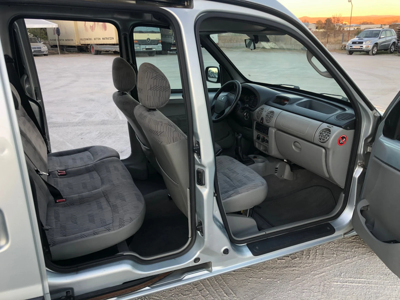 Renault Kangoo 1.5DCI, Клима, 5 места - изображение 8