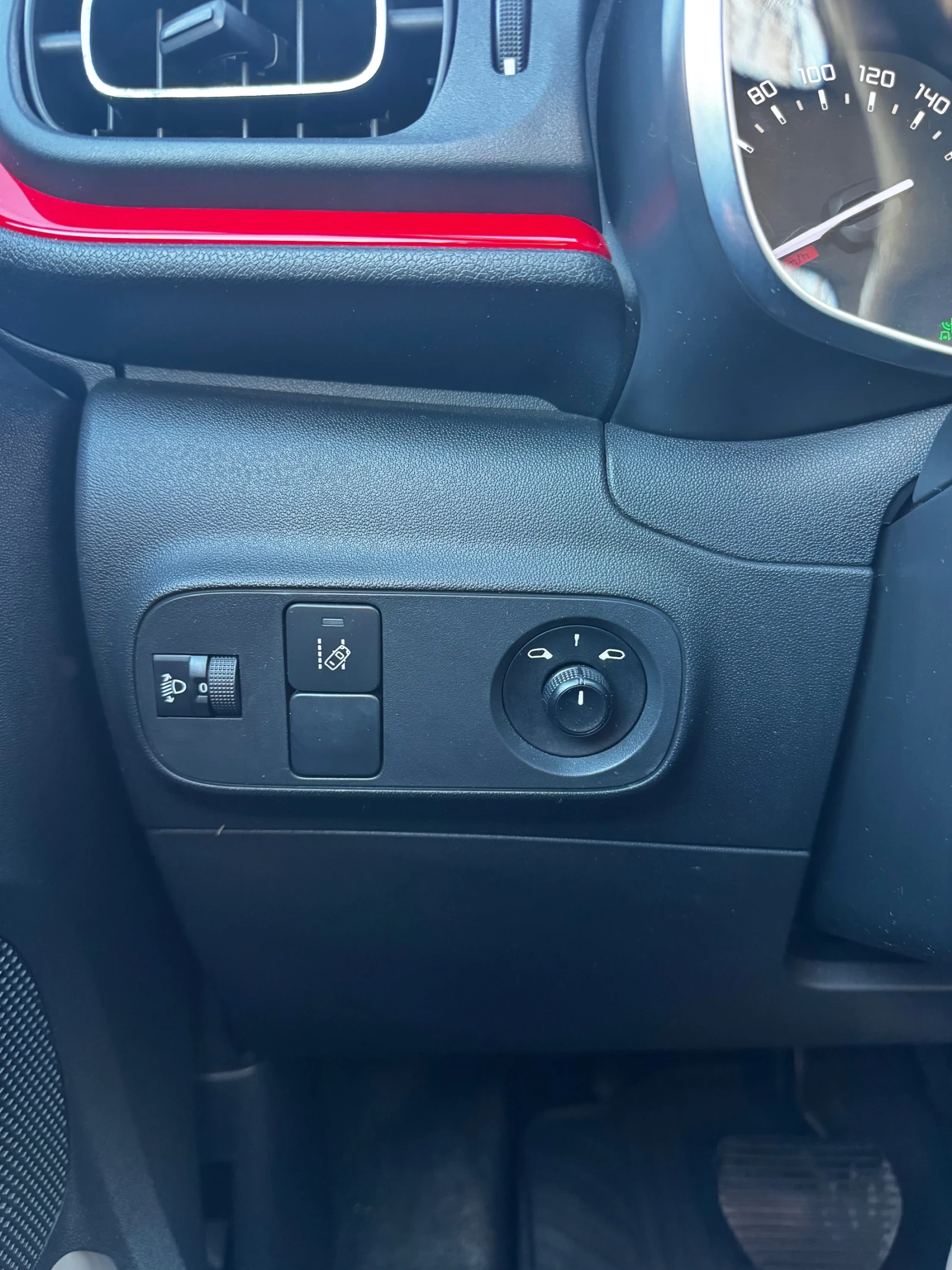 Citroen C3 1.2 - PureTech- SHINE, снимка 9 - Автомобили и джипове - 53822772