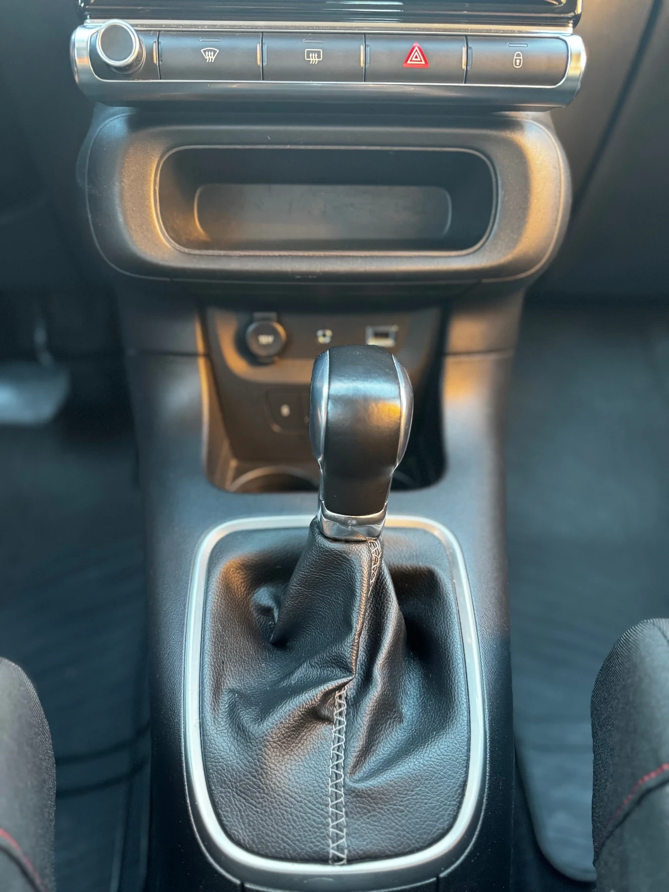 Citroen C3 1.2 - PureTech- SHINE, снимка 15 - Автомобили и джипове - 53822772