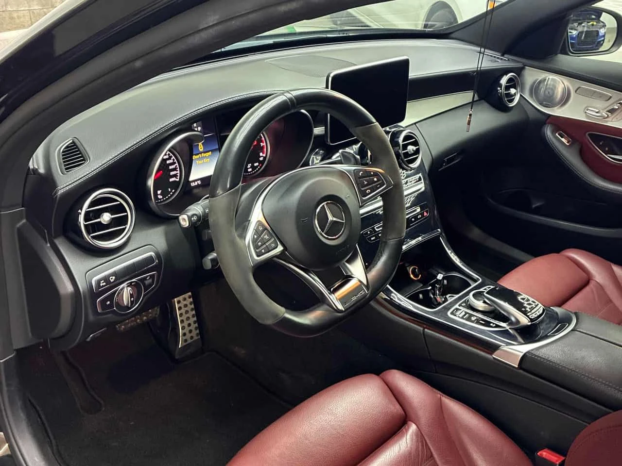 Mercedes-Benz C 43 AMG * CARFAX * Burmester * 360 Камери * , снимка 5 - Автомобили и джипове - 53932440