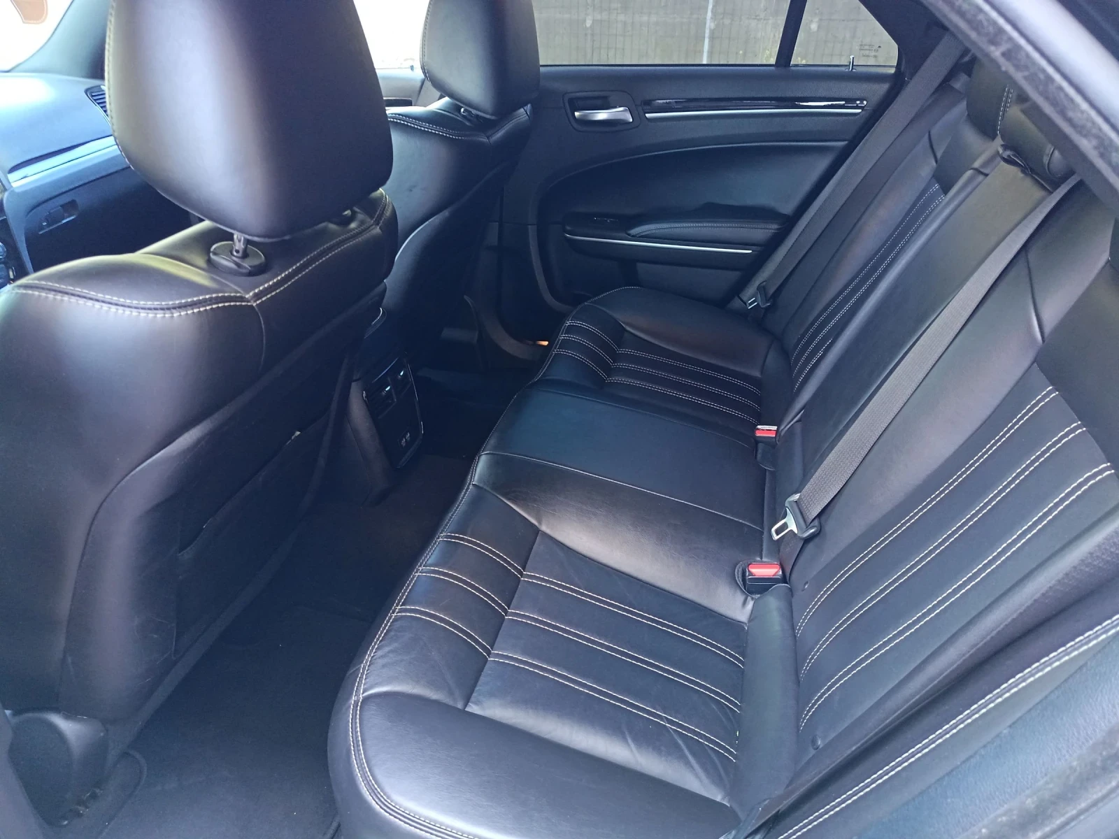 Chrysler 300c S, снимка 11 - Автомобили и джипове - 54234983