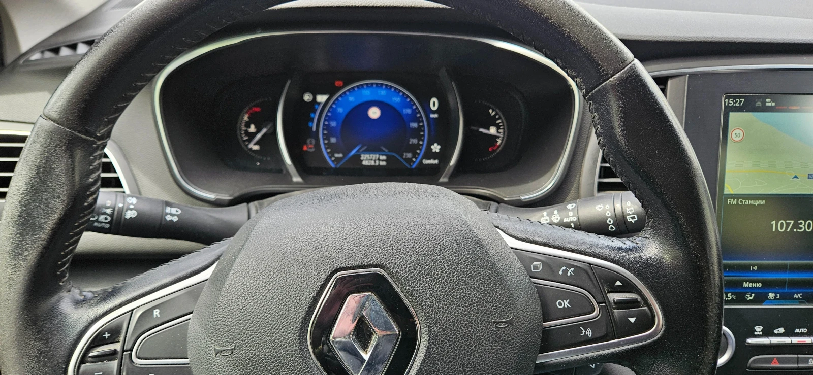 Renault Megane 1.5DCI, снимка 10 - Автомобили и джипове - 54412273