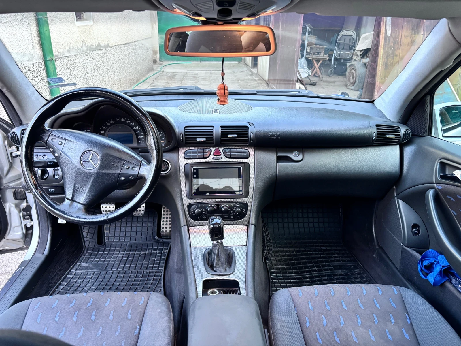 Mercedes-Benz C 220 Kupe, снимка 12 - Автомобили и джипове - 54701938
