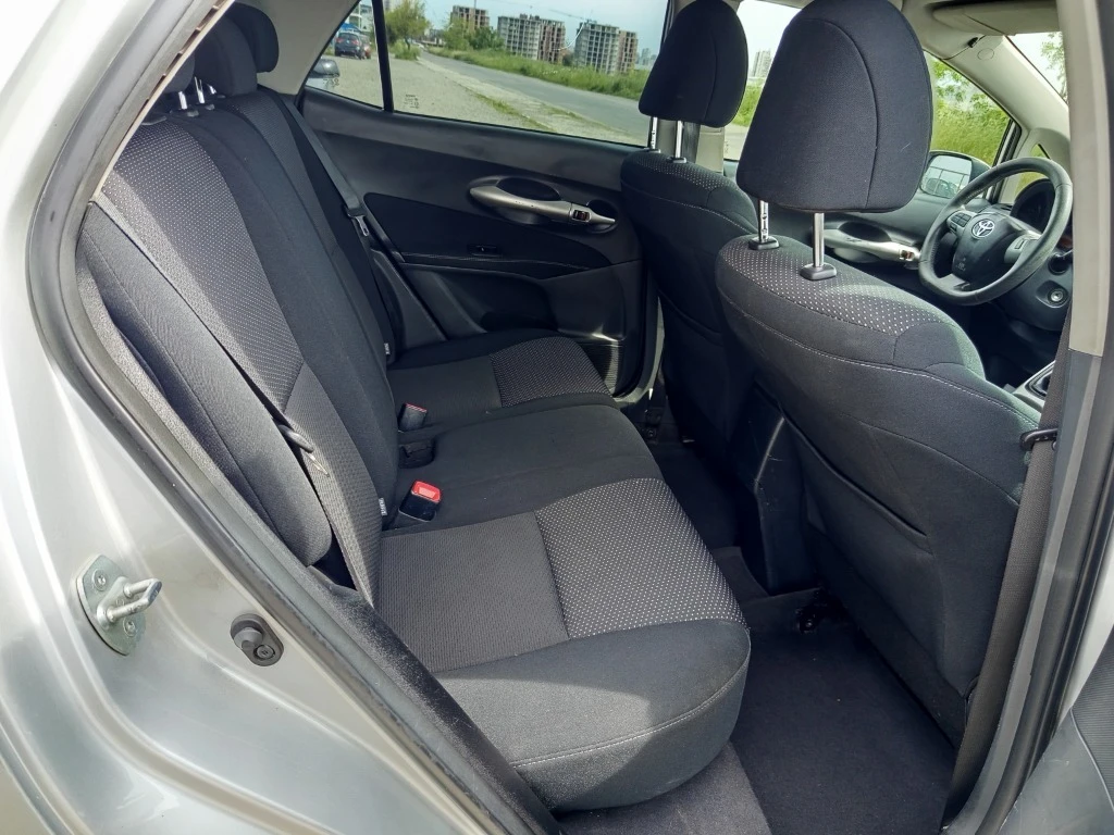 Toyota Auris, снимка 6 - Автомобили и джипове - 54852787