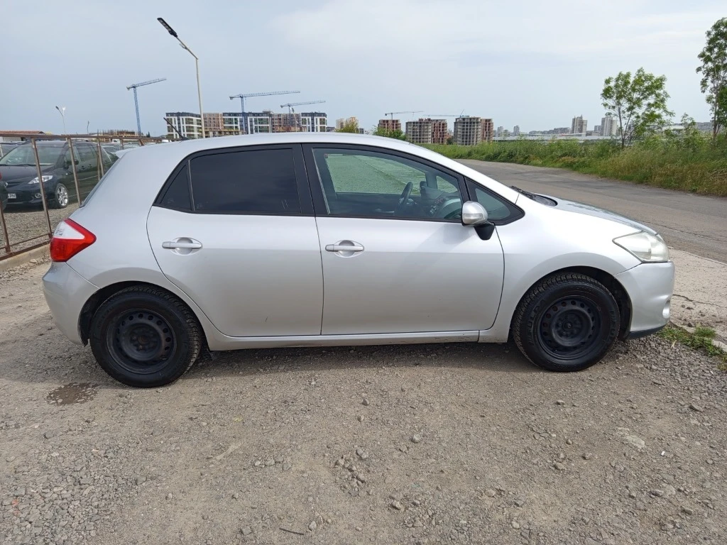 Toyota Auris, снимка 12 - Автомобили и джипове - 54852787
