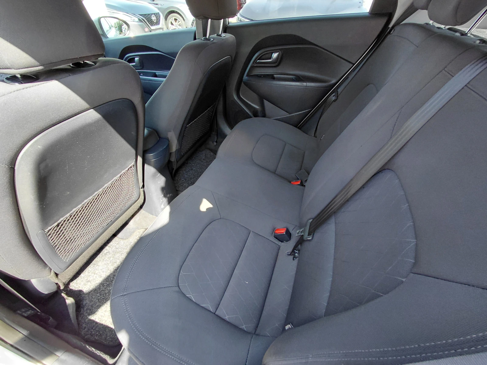 Kia Rio 1.4i LPG 110k.c., снимка 16 - Автомобили и джипове - 55102921