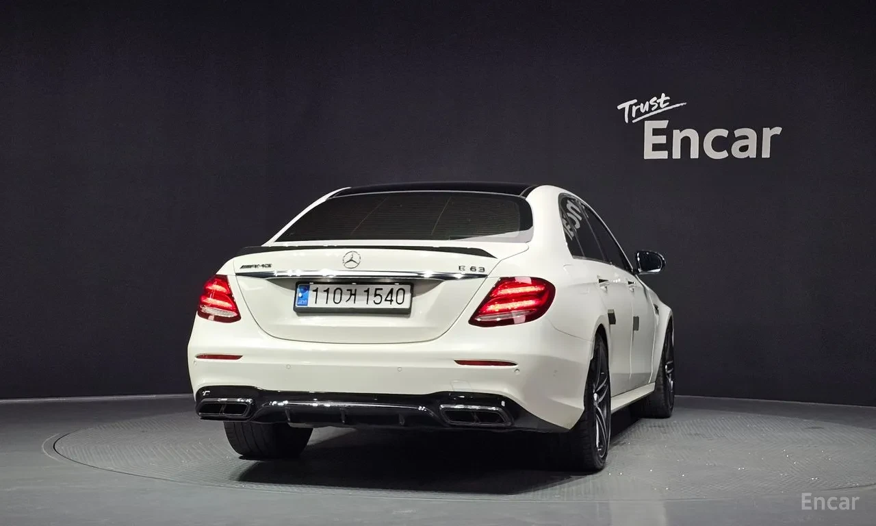 Mercedes-Benz E 63 AMG burmester* multibeam led* Parking Assist, снимка 4 - Автомобили и джипове - 55806076