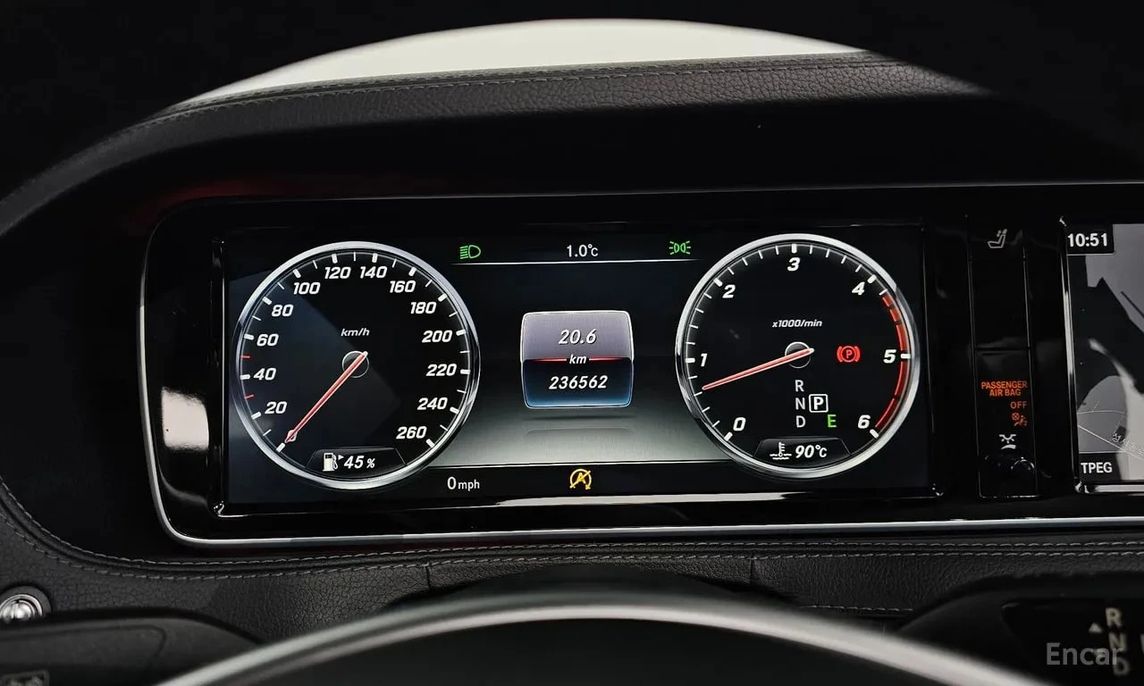 Mercedes-Benz S 350 АМГ 63 ПАКЕТ/d 4MATIC/ДИСТ/360/ХЕДЪП/МАСАЖИ/ОБДУХ/, снимка 8 - Автомобили и джипове - 55903719