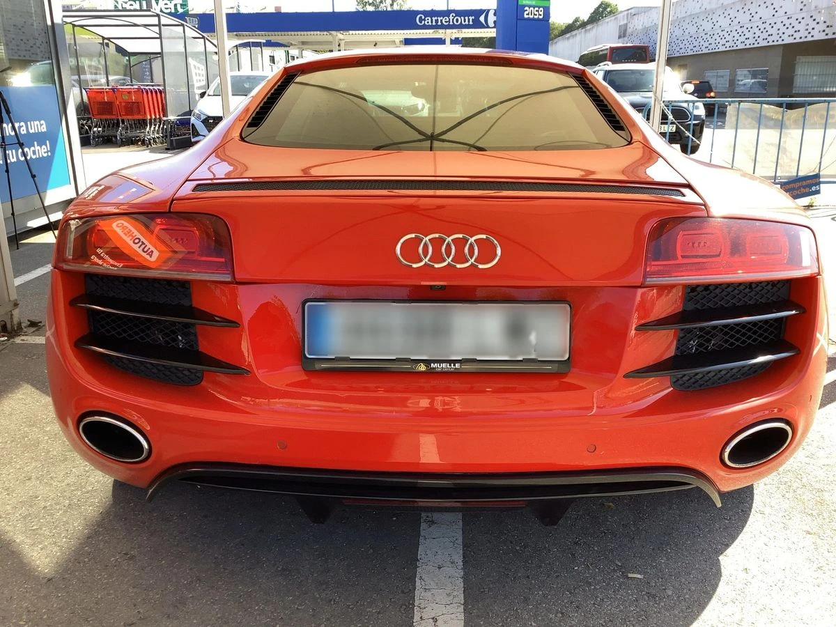 Audi R8 4.2 V8 FSI quattro 49000км., снимка 12 - Автомобили и джипове - 56076522