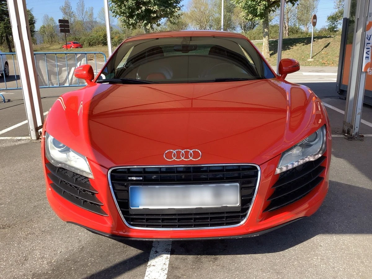 Audi R8 4.2 V8 FSI quattro 49000км., снимка 2 - Автомобили и джипове - 56076522
