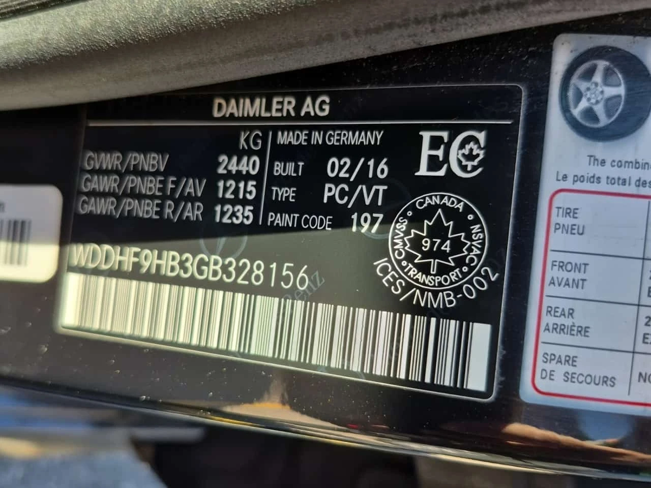 Mercedes-Benz E 250 * BLUETEC * Дистроник * LED фарове * CARFAX * , снимка 16 - Автомобили и джипове - 56253575