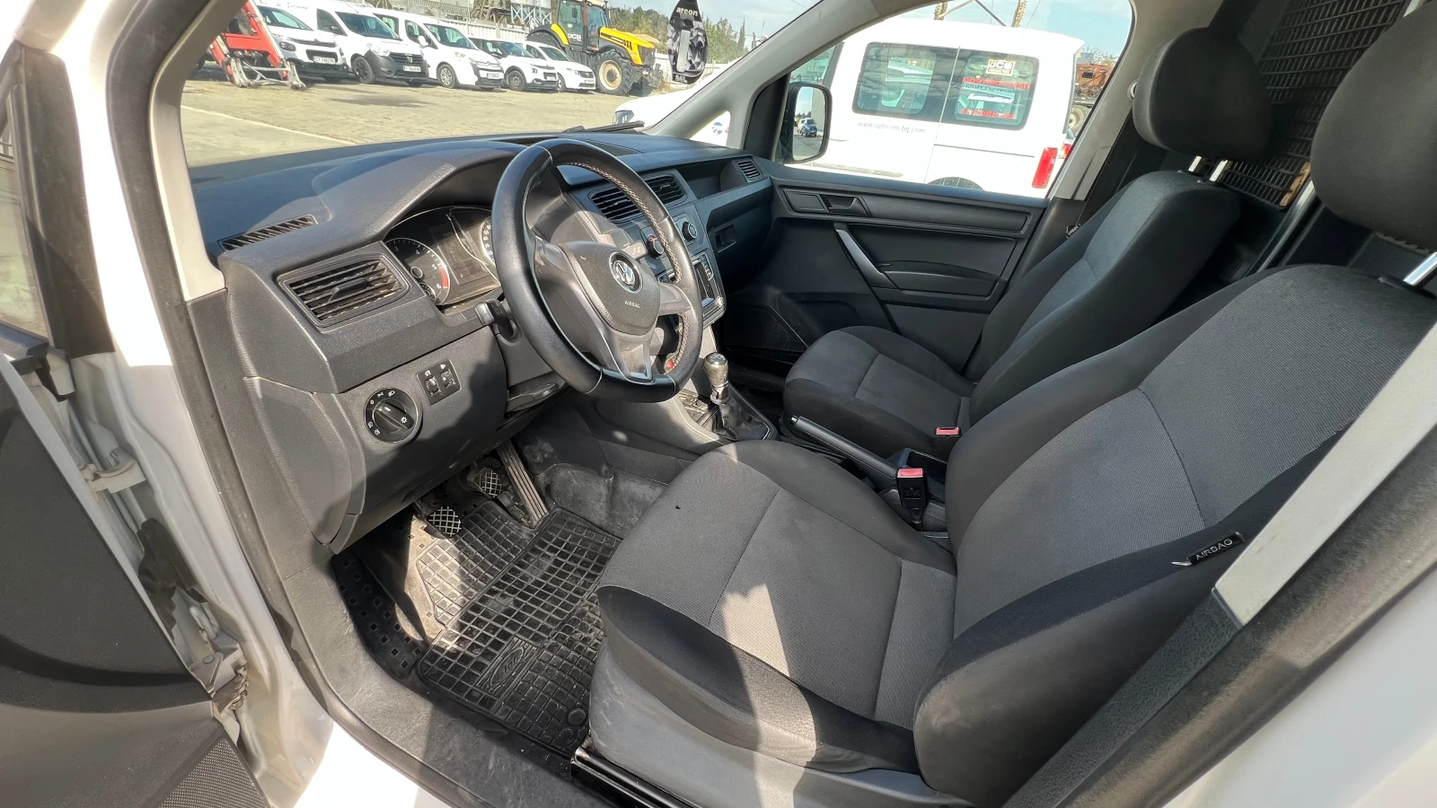 VW Caddy 2.0, снимка 11 - Автомобили и джипове - 56622319