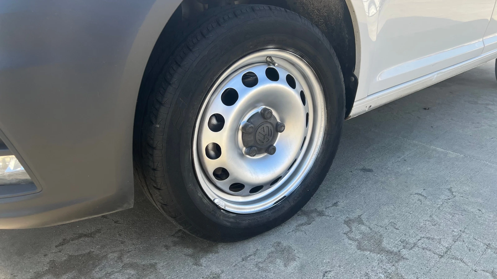 VW Caddy 2.0, снимка 13 - Автомобили и джипове - 56622319