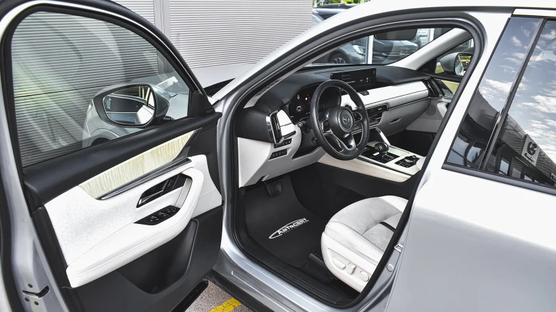 Mazda CX-60 2.5 e-SKYACTIV PHEV TAKUMI 4x4 Automatic, снимка 8 - Автомобили и джипове - 51062927