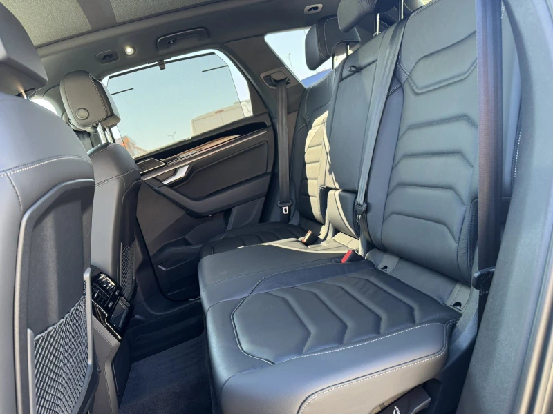 VW Touareg R-Line 3.0 TDI DSG, снимка 14 - Автомобили и джипове - 51805925
