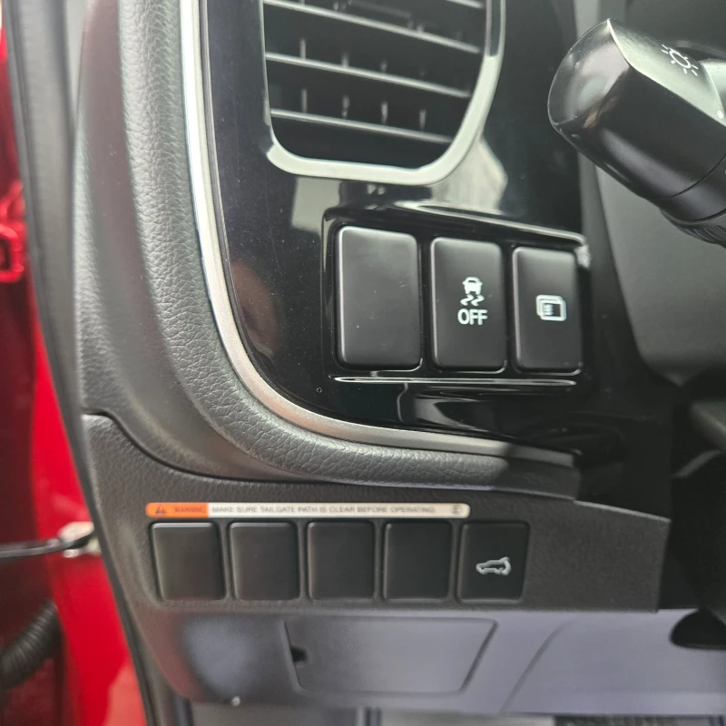 Mitsubishi Outlander 3.0L, AWD,  LIMITED, FULL, 7места, снимка 11 - Автомобили и джипове - 52998913