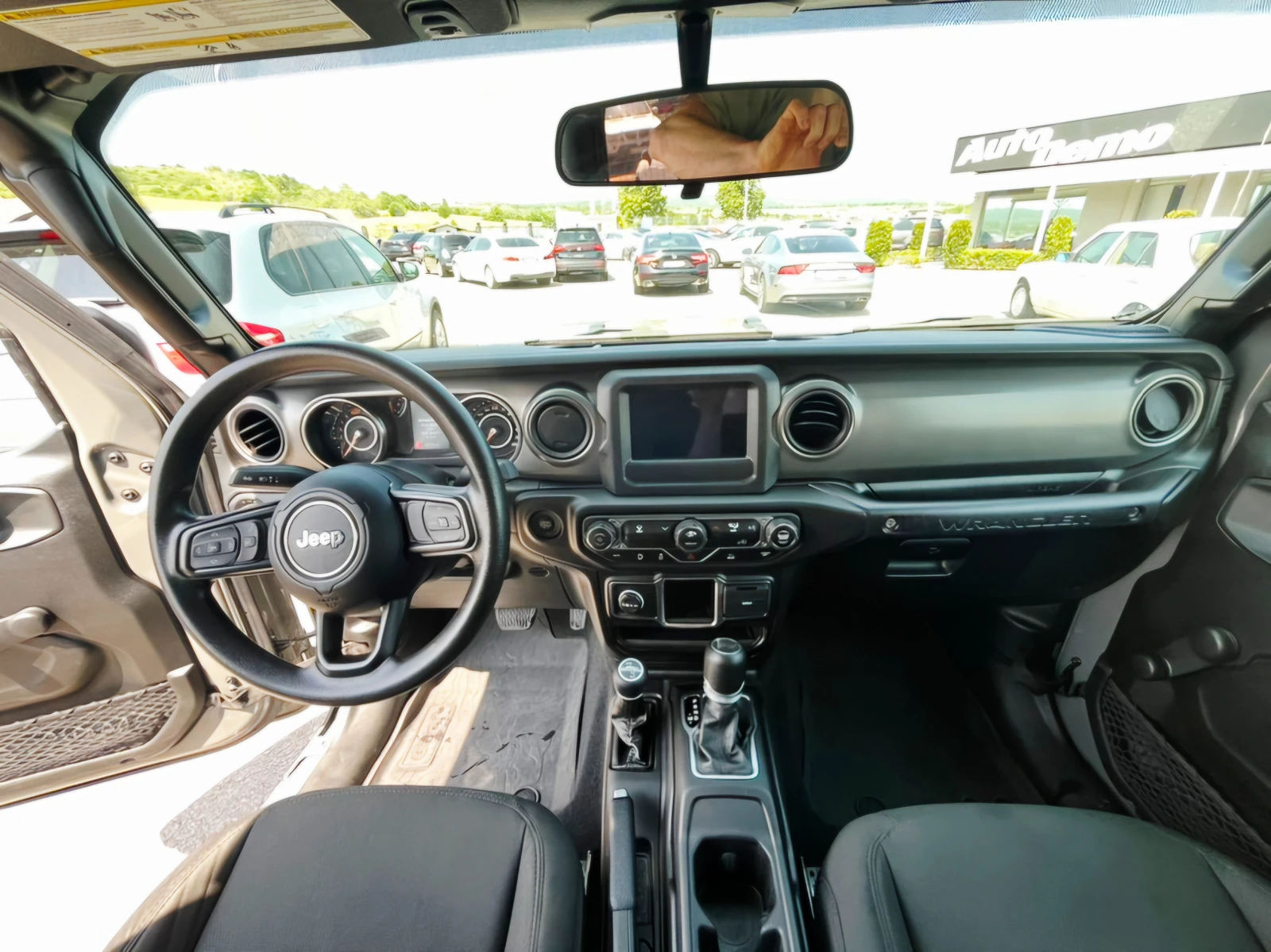Jeep Wrangler  - изображение 9