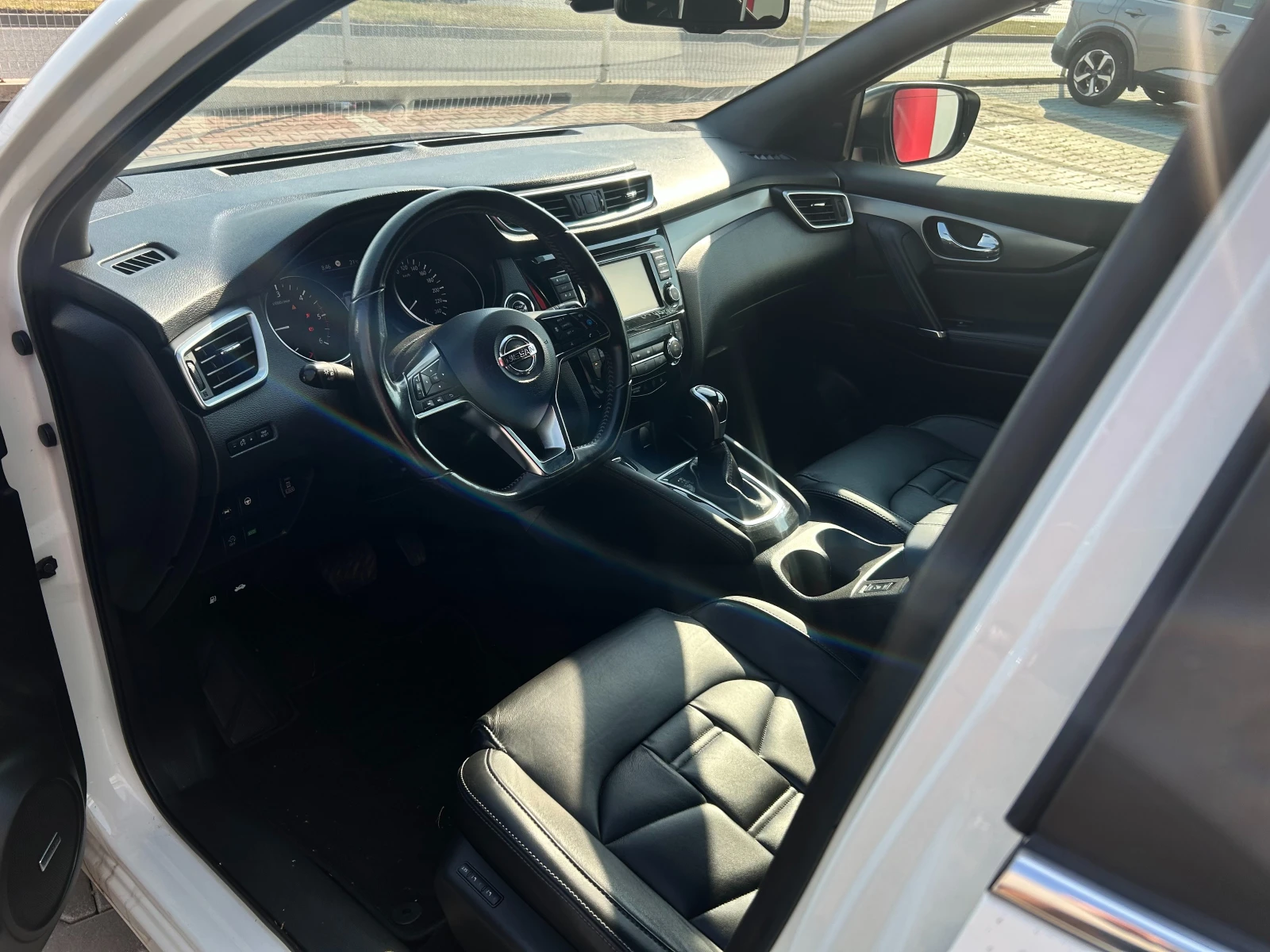 Nissan Qashqai 1.7dCi Tekna Plus 4x4 - изображение 5