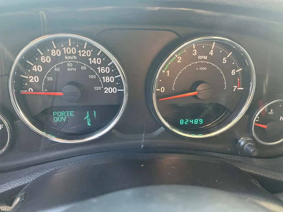 Jeep Wrangler 3.6 Unlimited Sport - изображение 8