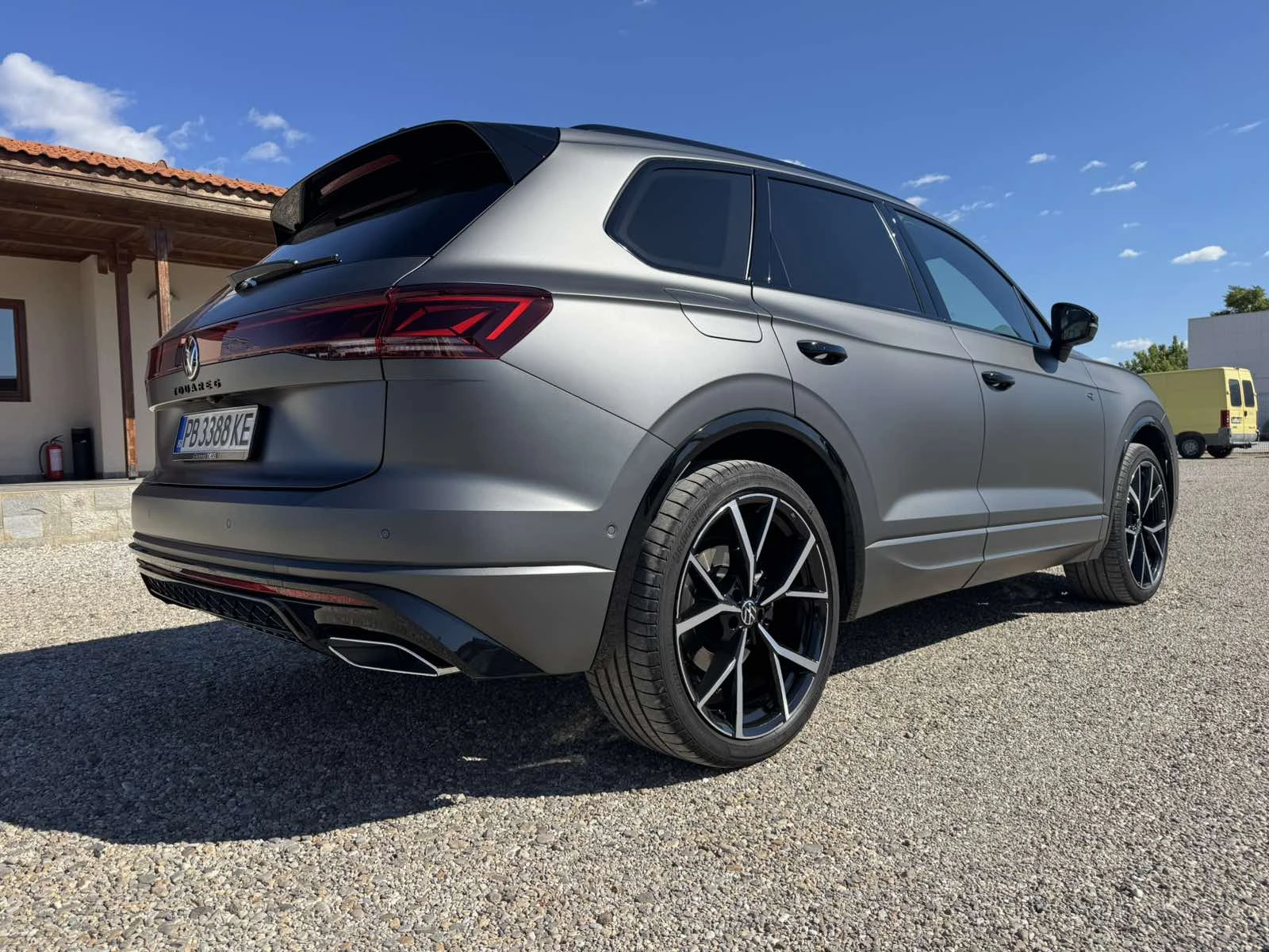 VW Touareg R-Line 3.0 TDI DSG - изображение 7