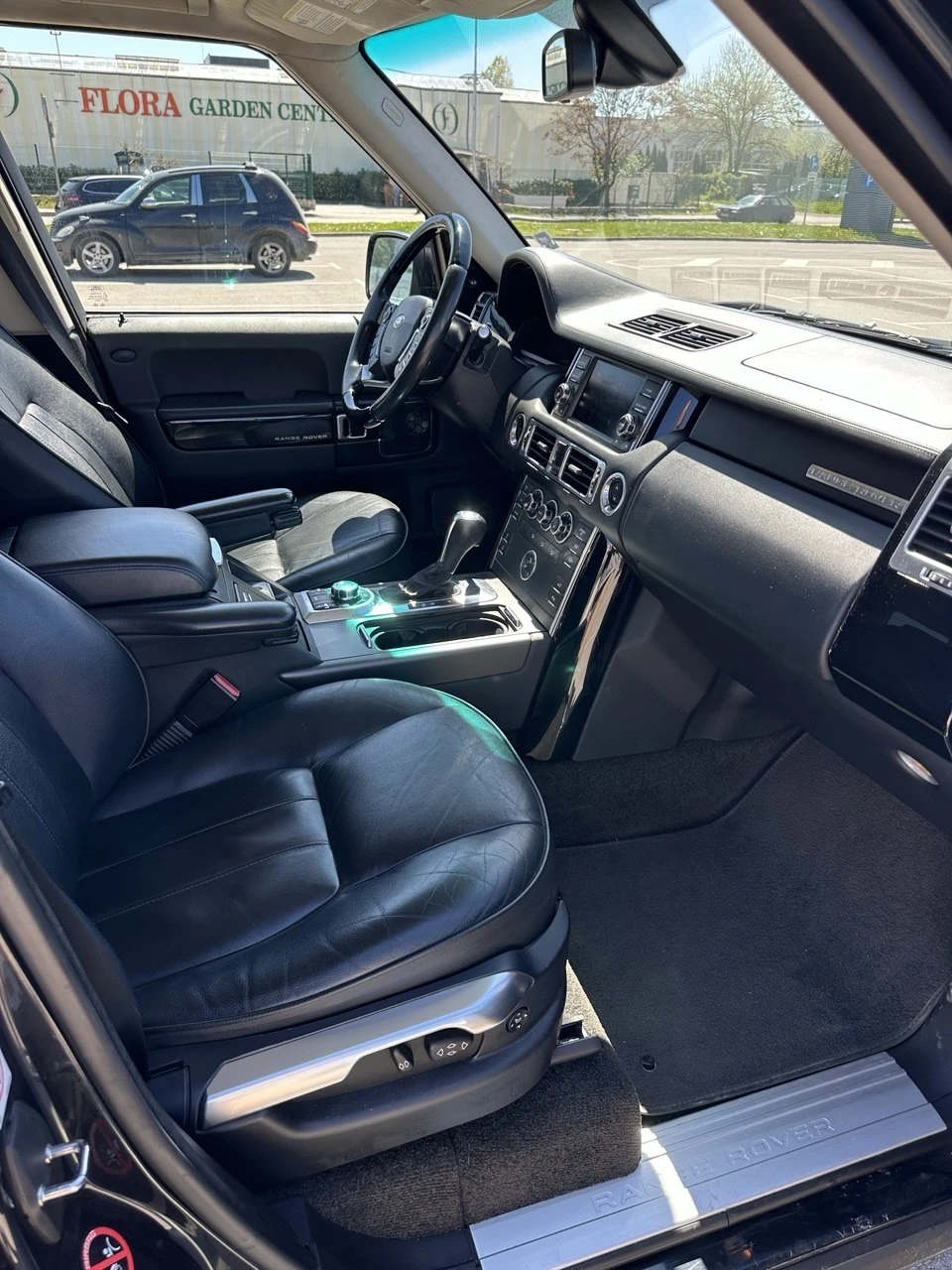 Land Rover Range rover, снимка 9 - Автомобили и джипове - 54341864