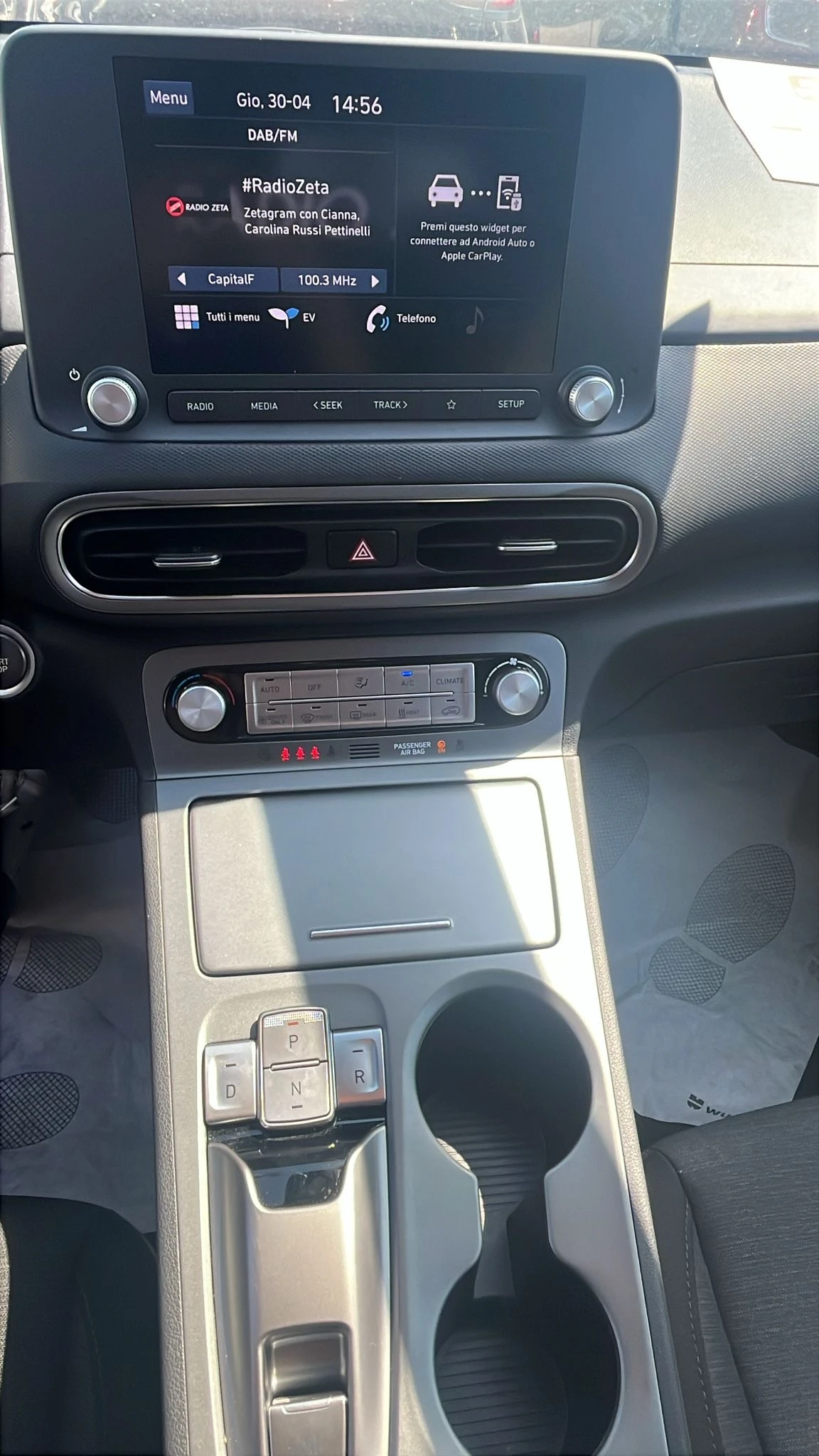 Hyundai Kona 39kWh, снимка 9 - Автомобили и джипове - 54409829