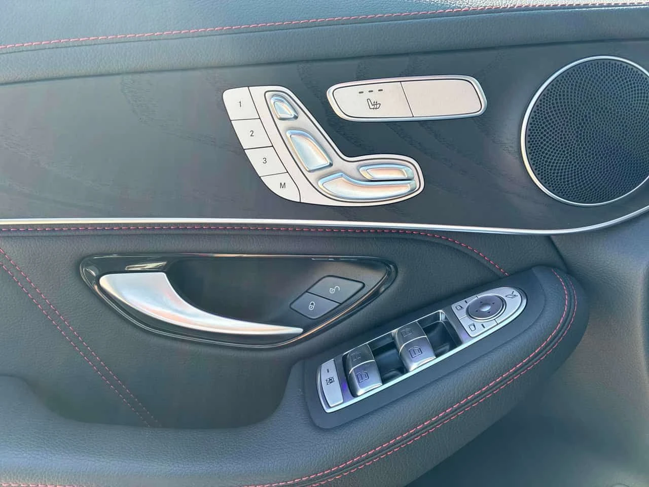Mercedes-Benz GLC 43 AMG ПОДГРЕВИ * ПАНО * KEYLESS * CARFAX, снимка 16 - Автомобили и джипове - 54647780