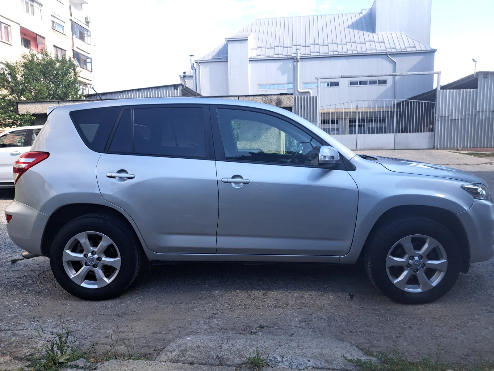 Toyota Rav4 2.2, снимка 7 - Автомобили и джипове - 55603216