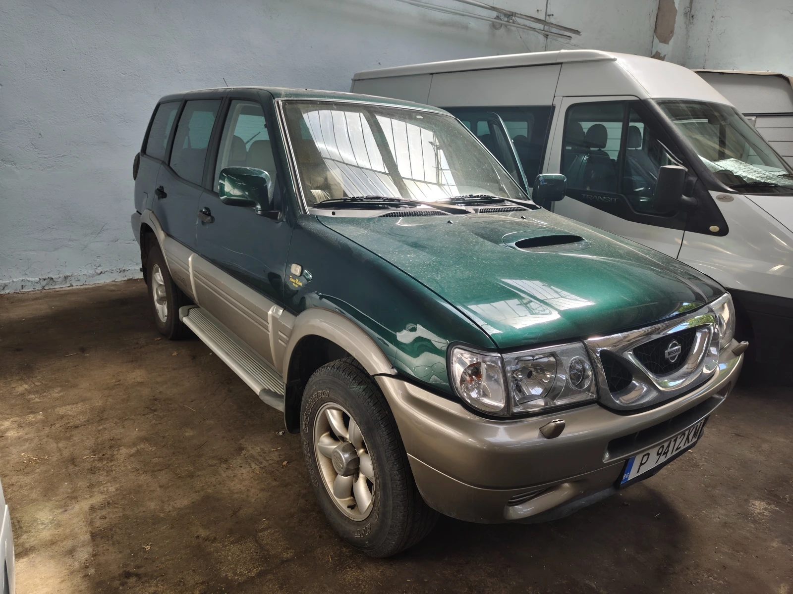 Nissan Terrano 2.7TDI, снимка 2 - Автомобили и джипове - 56007055