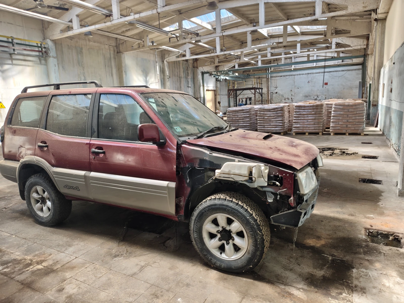 Nissan Terrano 2.7TDI, снимка 13 - Автомобили и джипове - 56007055