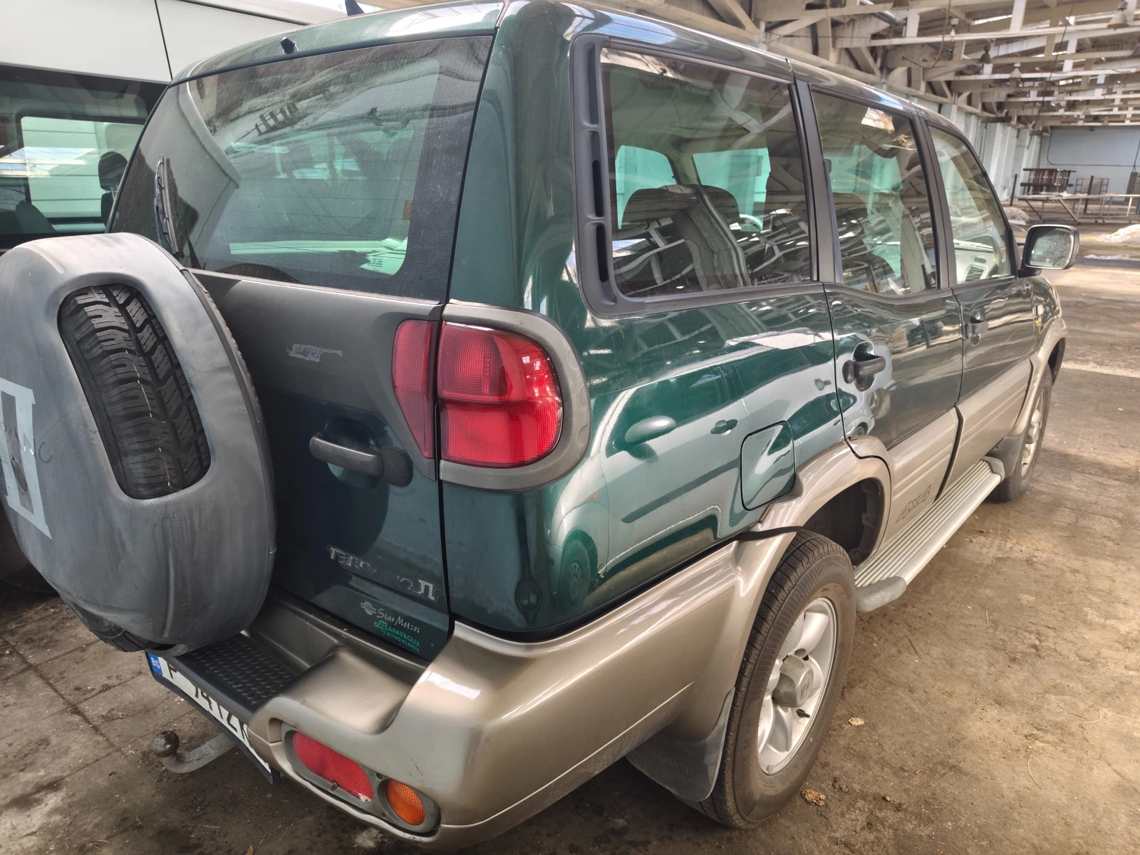 Nissan Terrano 2.7TDI, снимка 4 - Автомобили и джипове - 56007055