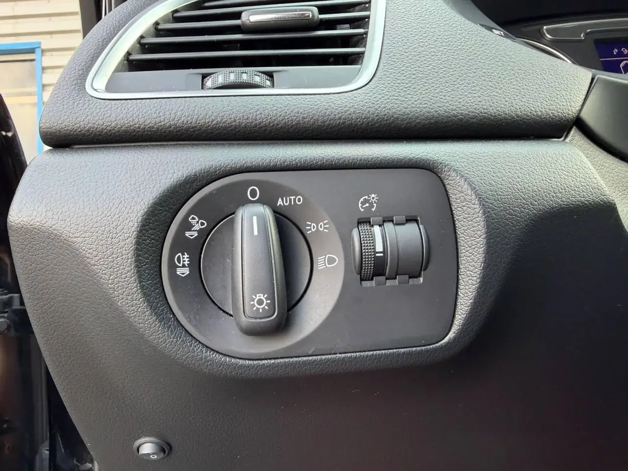 Audi Q3, снимка 8 - Автомобили и джипове - 56226878