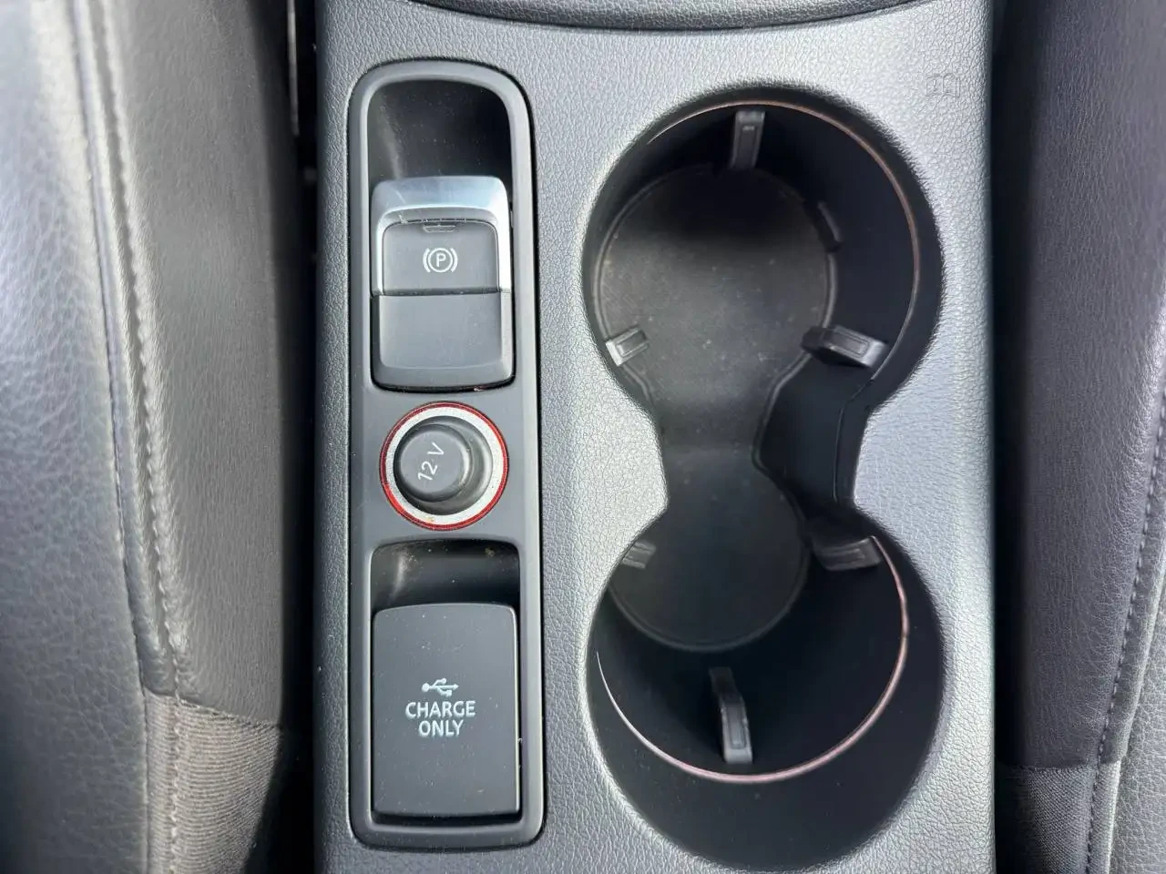 Audi Q3, снимка 12 - Автомобили и джипове - 56226878