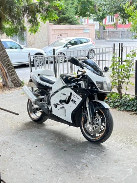 Обява за продажба на Suzuki Gsxr 750 ~2 500 лв. - изображение 1