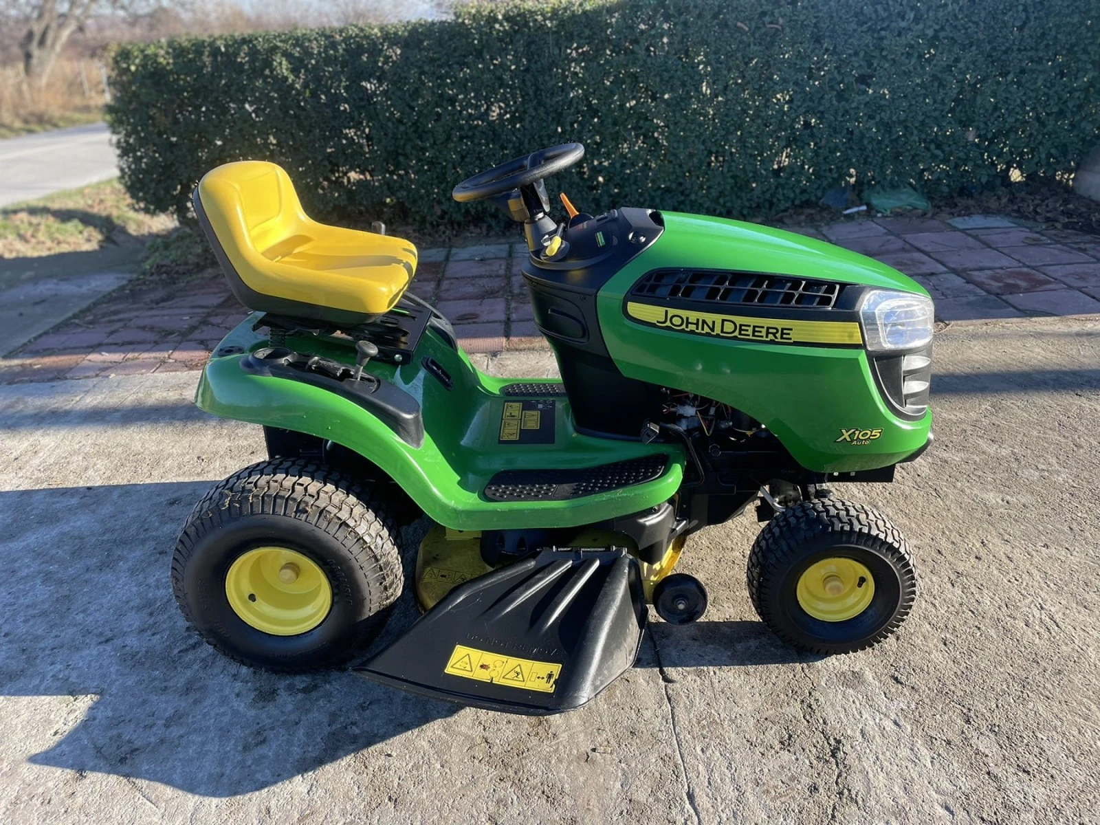 Трактор John Deere Косачка X105Auto - изображение 4