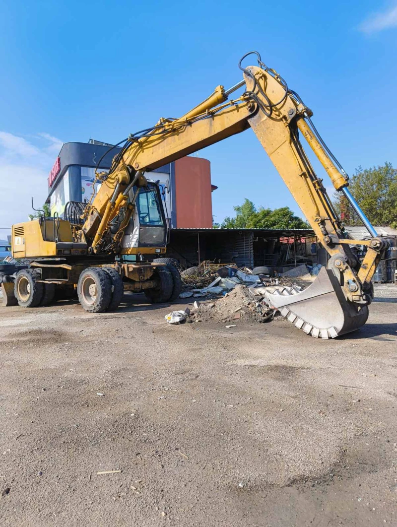 Багер Liebherr A 900