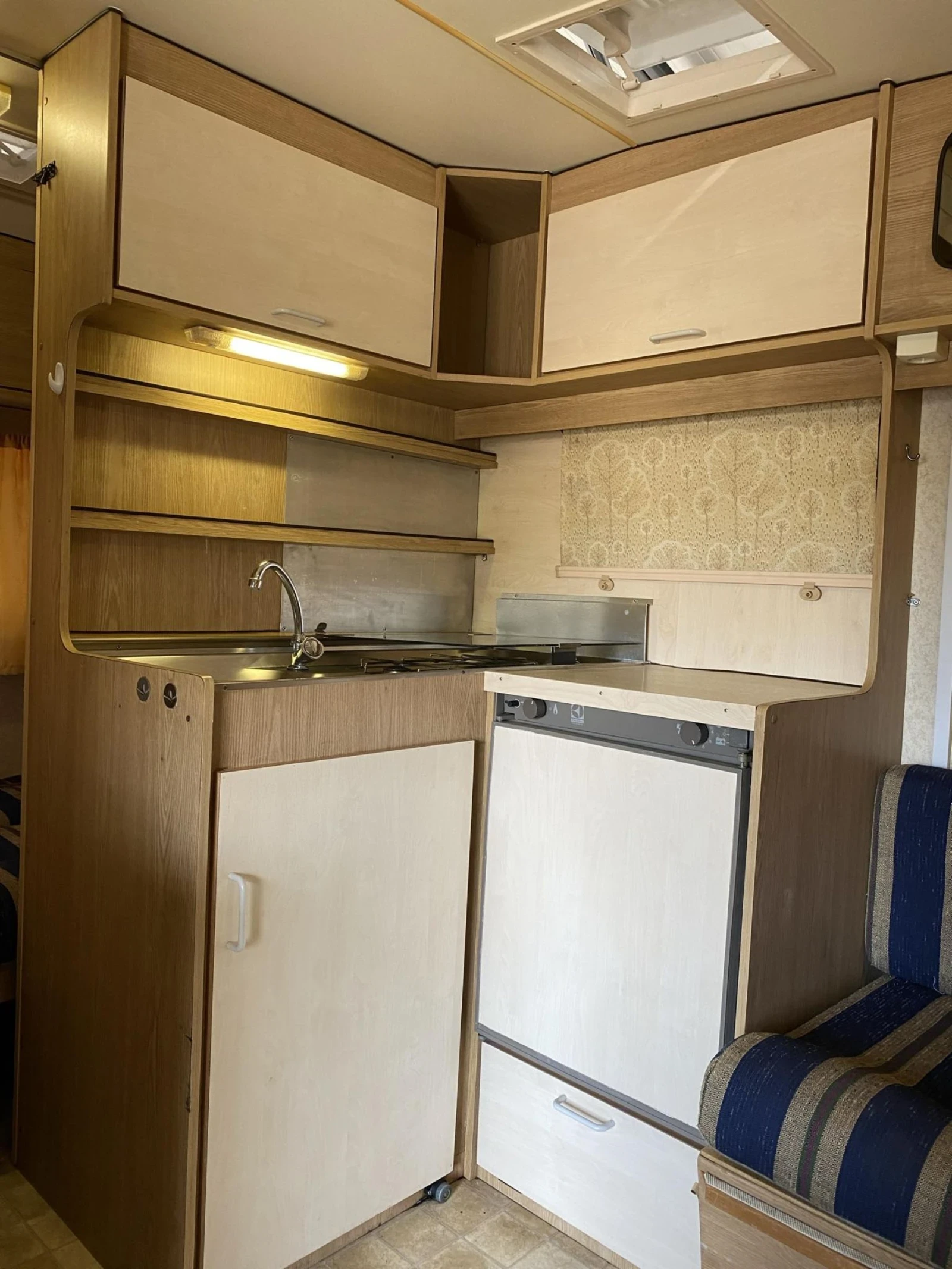 Каравана Beyerland Sprinter 375B - изображение 7