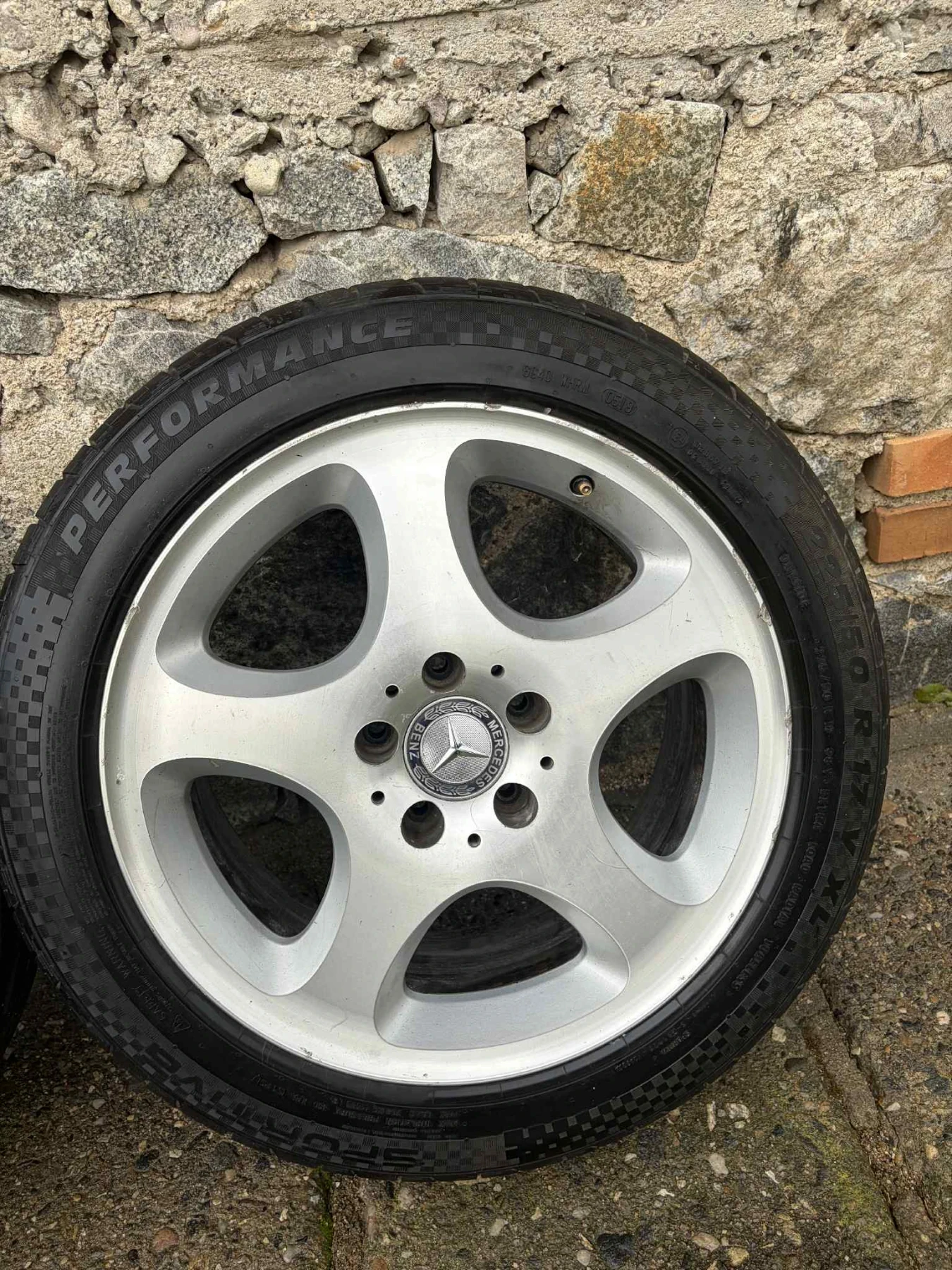 ���� � ������ 225/50R17 �� Mercedes-Benz E 200 | Mobile.bg � ����������� 2