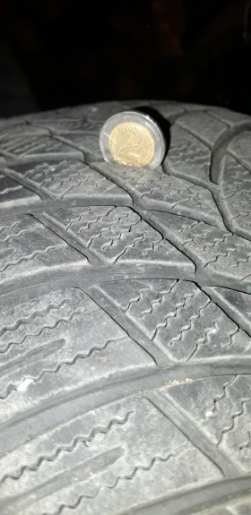Гуми Зимни 225/50R17, снимка 3 - Гуми и джанти - 52867589
