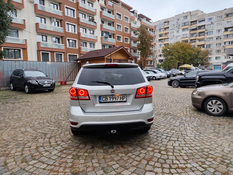 Fiat Freemont Facelift 4X4 7МЕСТА !НАВИ!* КЛИМАТРОНИК* FULL!!ТОП, снимка 4 - Автомобили и джипове - 52637610