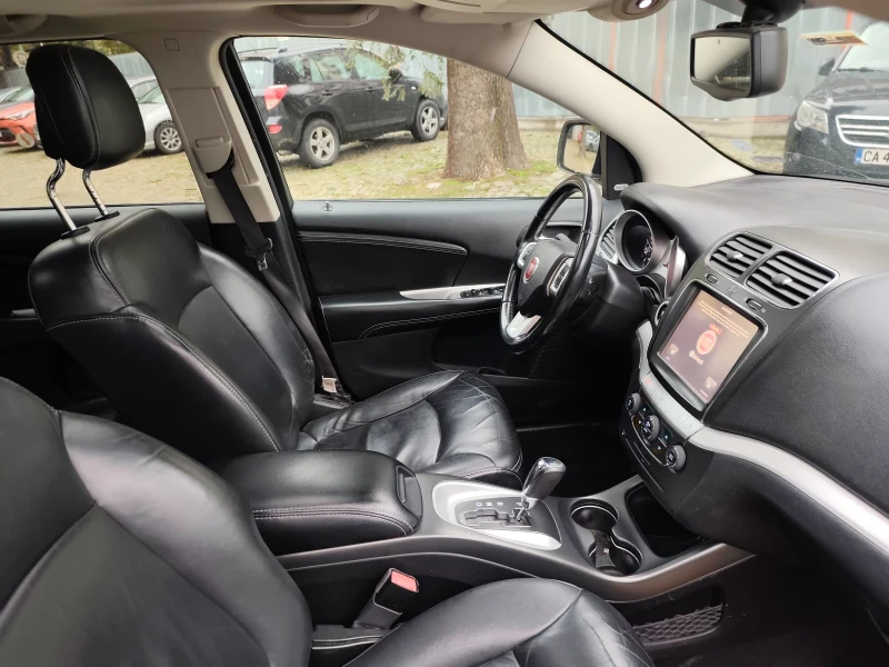 Fiat Freemont Facelift 4X4 7МЕСТА !НАВИ!* КЛИМАТРОНИК* FULL!!ТОП, снимка 10 - Автомобили и джипове - 52637610