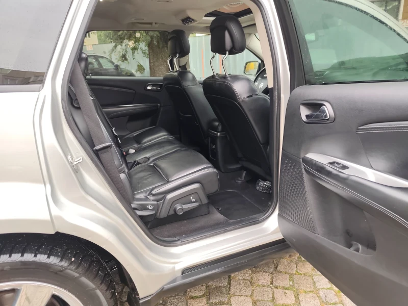 Fiat Freemont Facelift 4X4 7МЕСТА !НАВИ!* КЛИМАТРОНИК* FULL!!ТОП, снимка 11 - Автомобили и джипове - 52637610