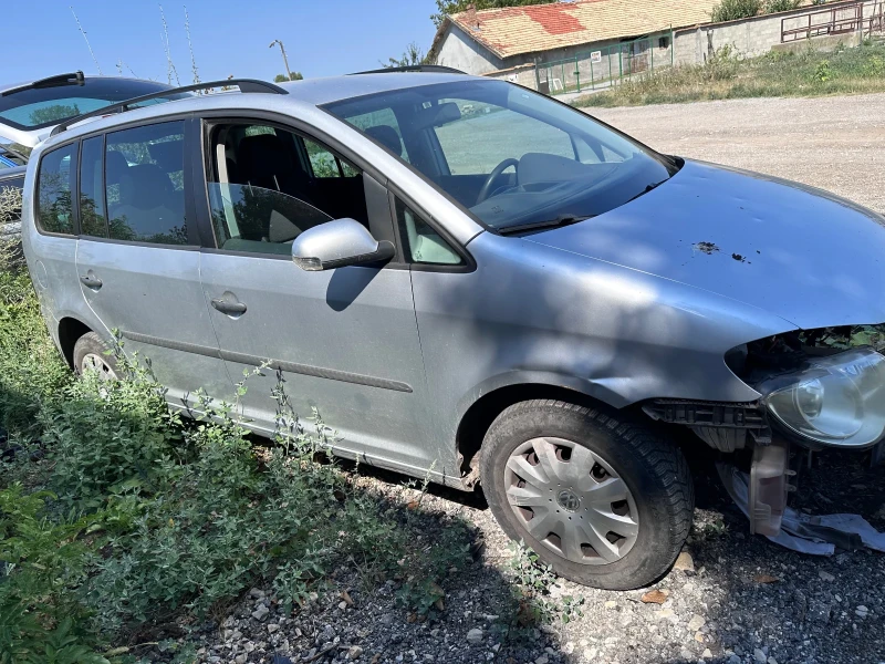 VW Touran, снимка 3 - Автомобили и джипове - 47165427