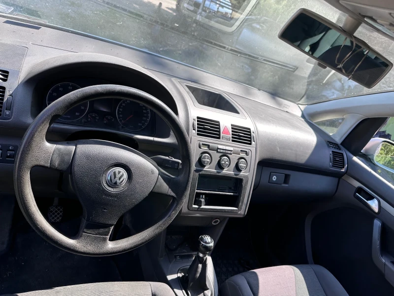 VW Touran, снимка 14 - Автомобили и джипове - 47165427