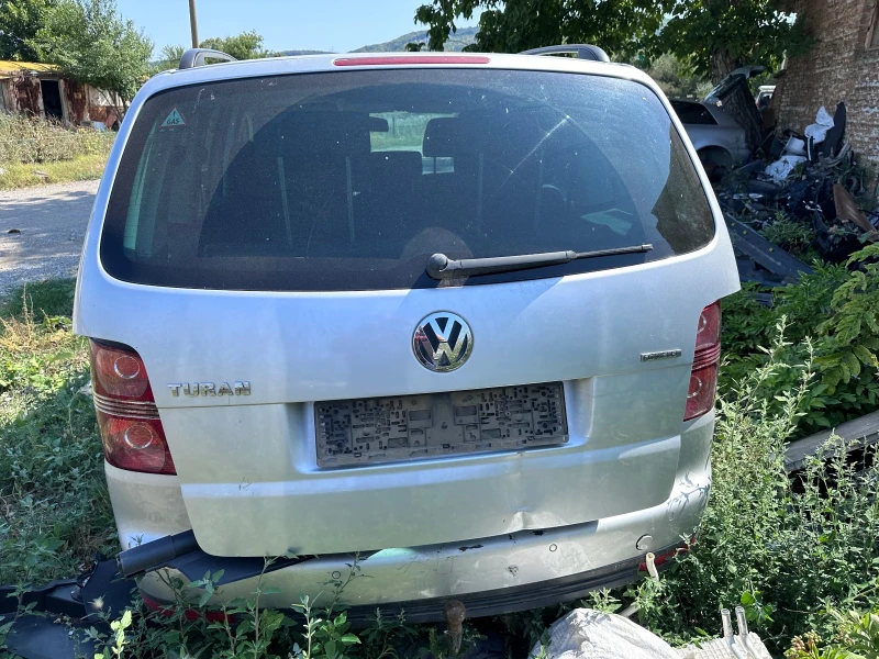 VW Touran, снимка 6 - Автомобили и джипове - 47165427