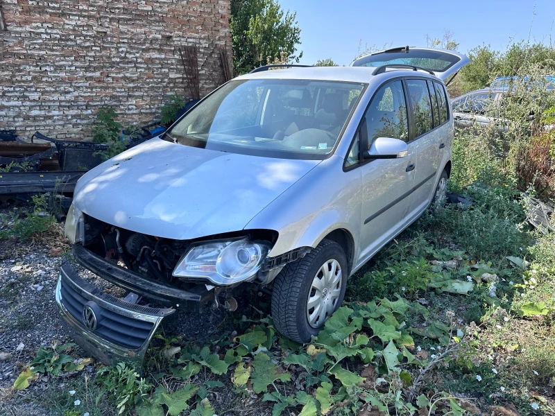 VW Touran, снимка 2 - Автомобили и джипове - 47165427