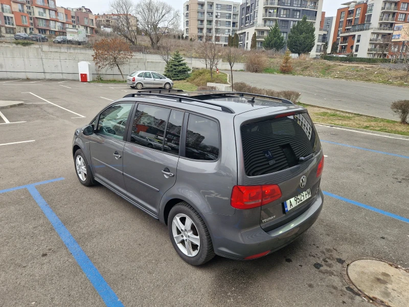 VW Touran 1.6 TDI, снимка 5 - Автомобили и джипове - 48927895