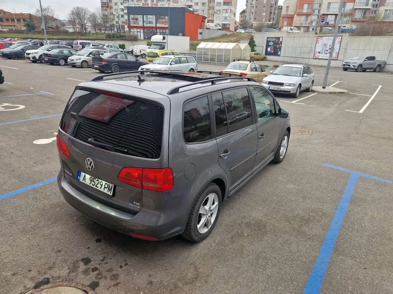 VW Touran 1.6 TDI, снимка 4 - Автомобили и джипове - 48927895